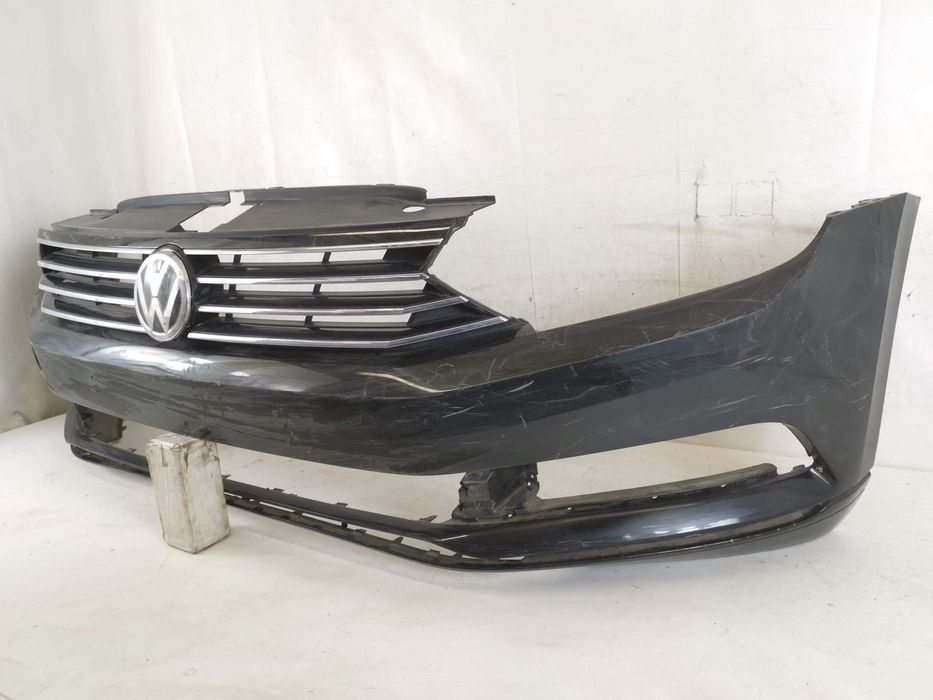 Предна броня с радиаторна решетка / Volkswagen VW Passat B8 [ - ] Ориг