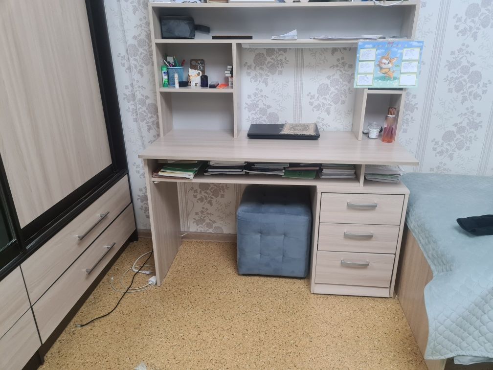 Продам   диван,ковёр