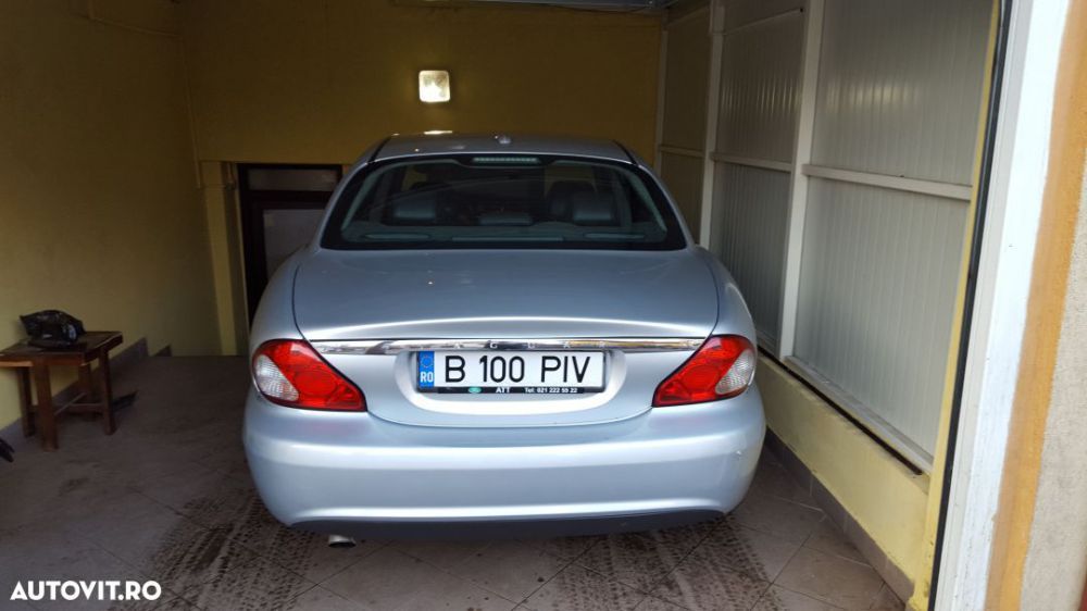 Jaguar X-Type