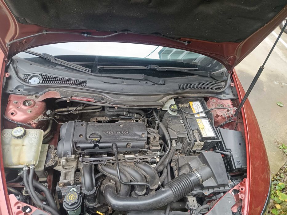 Vând Volvo C30 1.6 MPI benzina