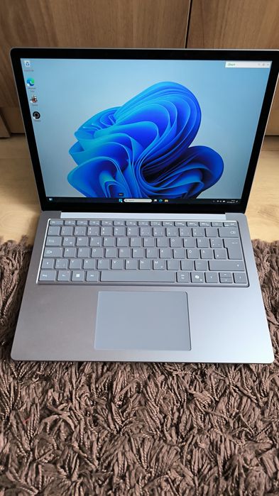 Vand schimb laptop Surface 6 ,intel ultra 7, bateria 7 ore