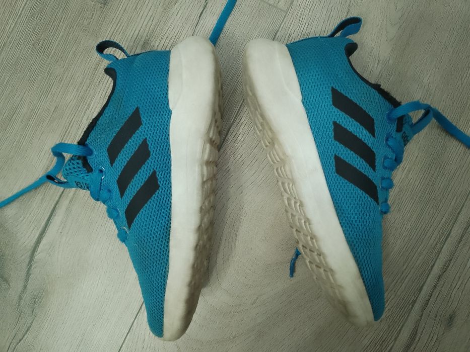 Adidas marimea 28 . Pret 50 lei