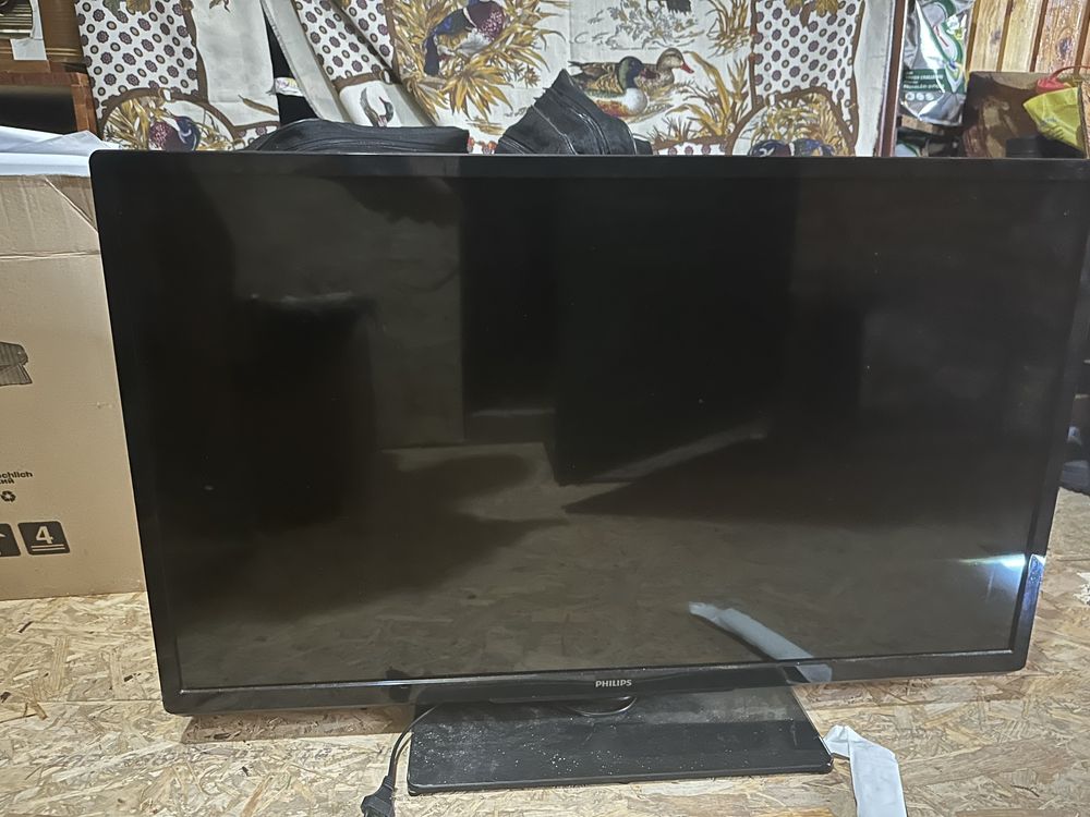 Vand Televizor Philips 100 cm