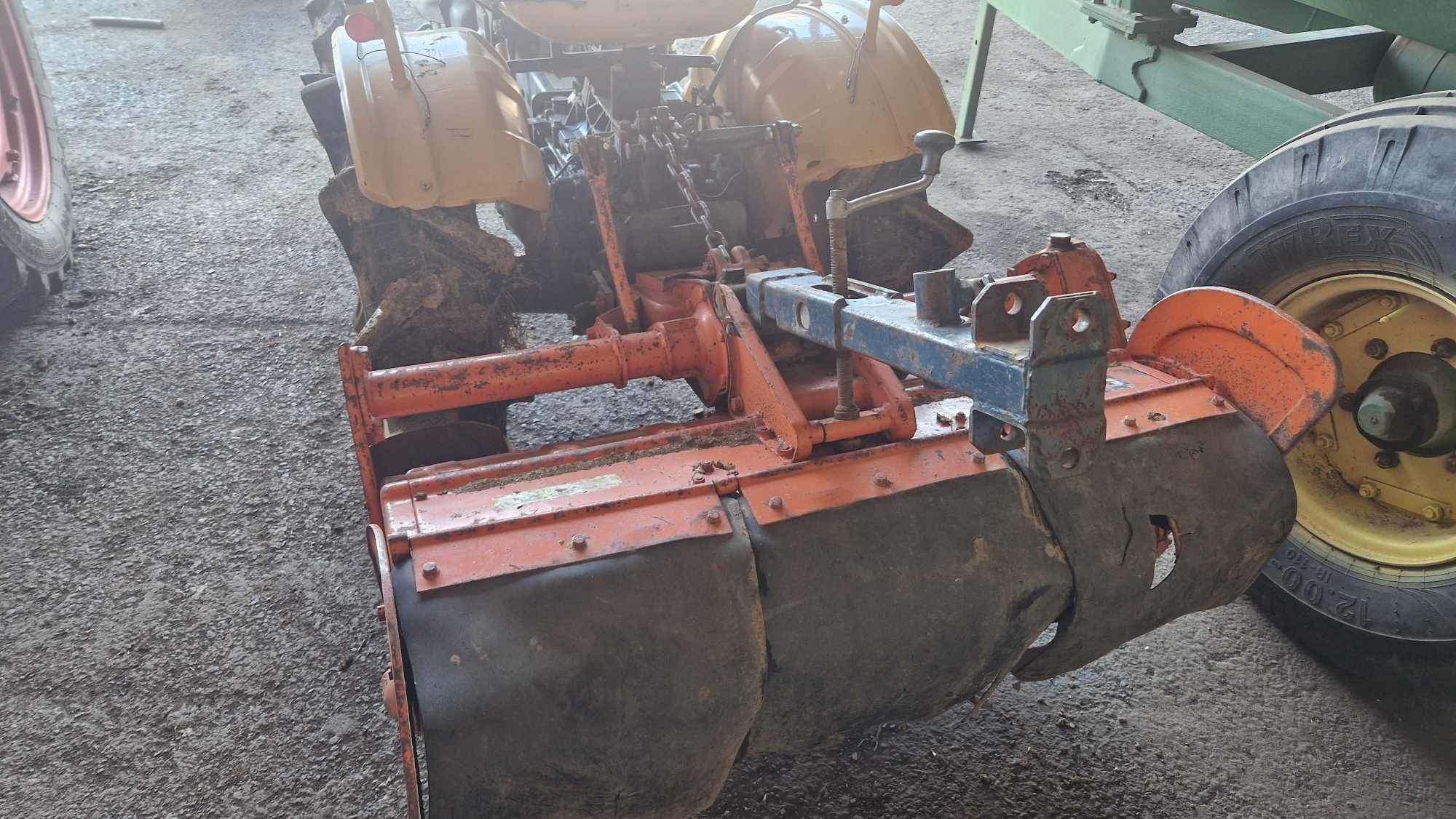 Kubota b7000 Трактор нови гуми с фреза и плуг