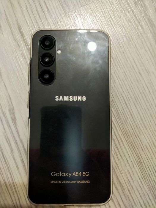 Самсунг А84 смартфон