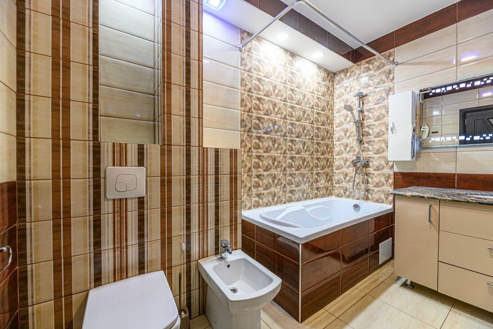 VANZARE : Apartament 3 camere 82 m2, ISARAN + parcare + boxa