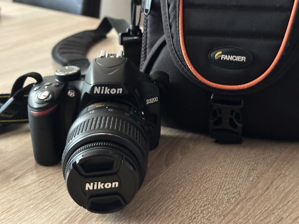 Nikon D3200 cu geanta cadou