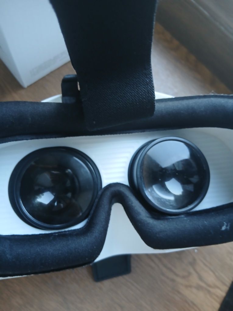 Продается очки vr с пультом