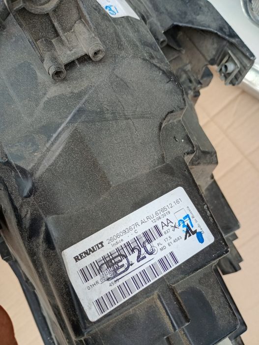 Far faruri Vw Passat B8 Dacia Duster Ford Transit Custom Mitsubishi