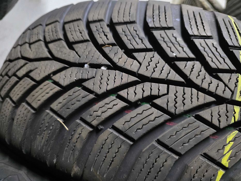 2бр Зимни гуми 205 60 16 - Continental - DOT 2023