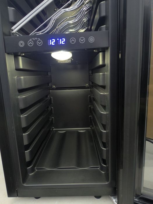 Охладител за вино с 2 зони  Klarstein Shiraz 12 Slim за 12 бутилки