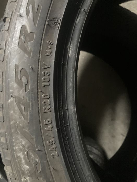 Anvelope Pirelli set  2 buc  Pirelli 245/45 R 20 dot 4322