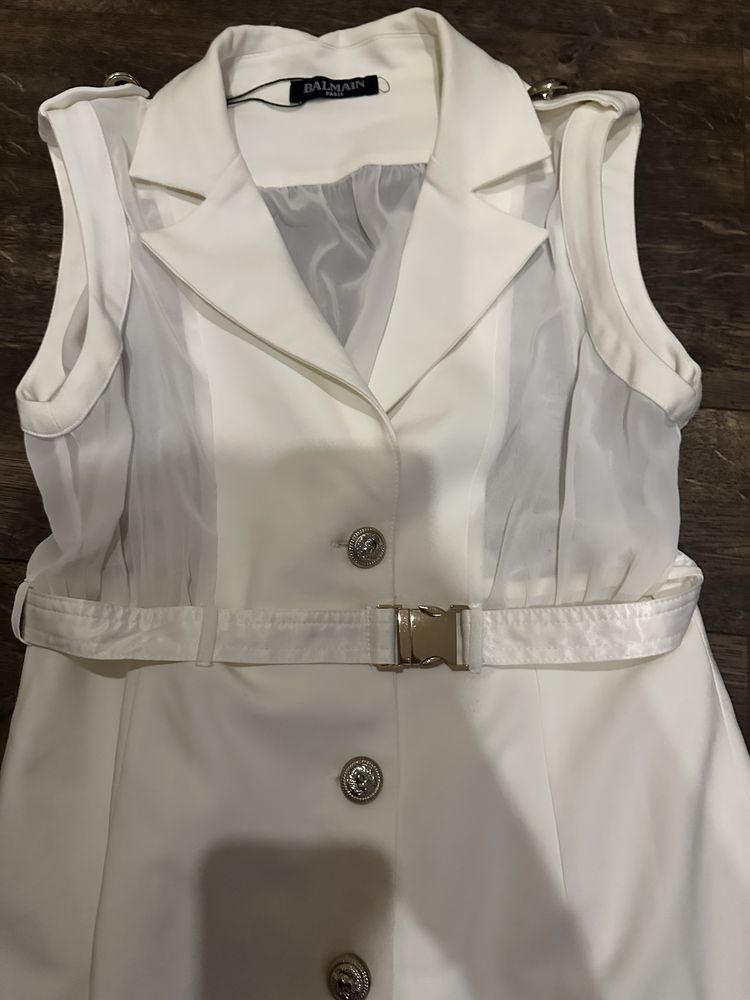 Бяла рокля Balmain