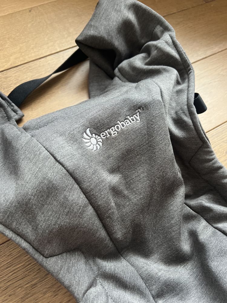 Слинг Ergobaby Embrace