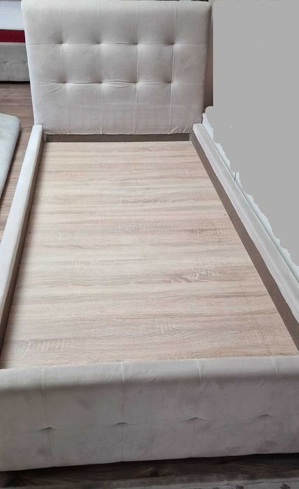 Vand urgent pat o persoana, dimensiune 100x200cm, tapitat!!!