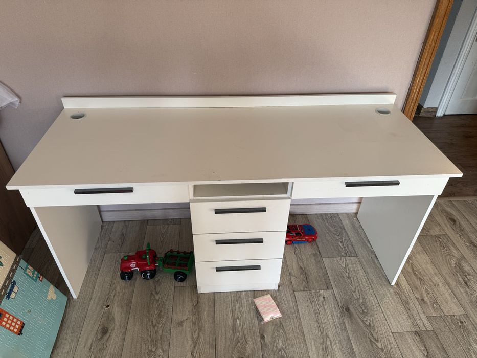 Продам письменный стол