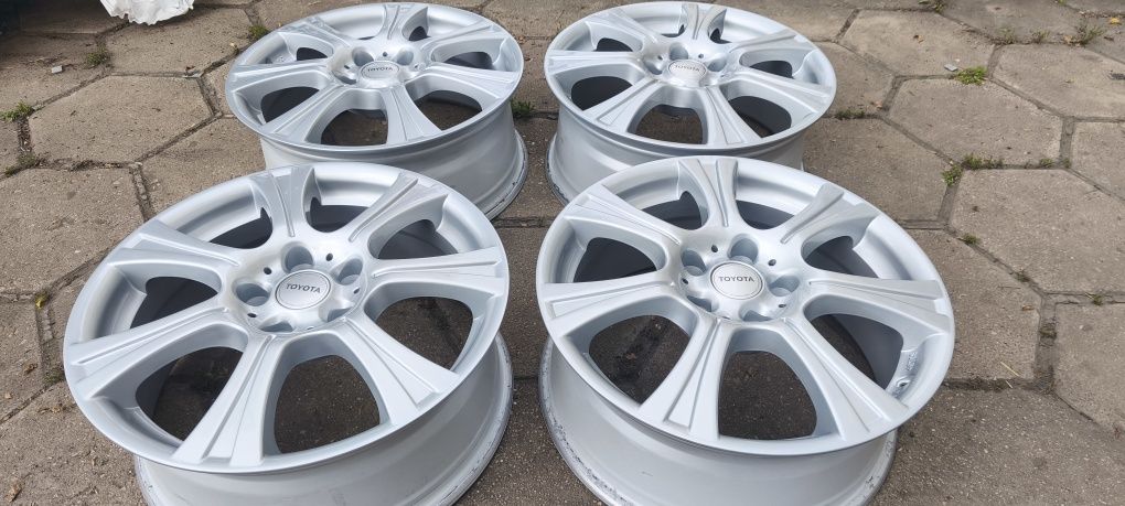 5x114.3 17 цола TOYOTA