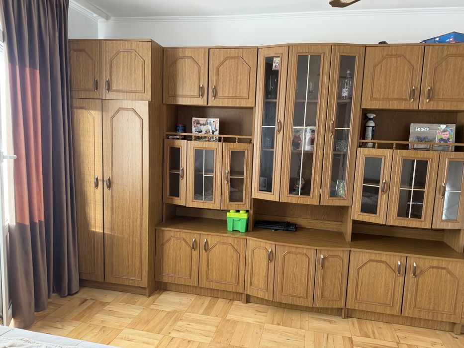 Vand mobila living