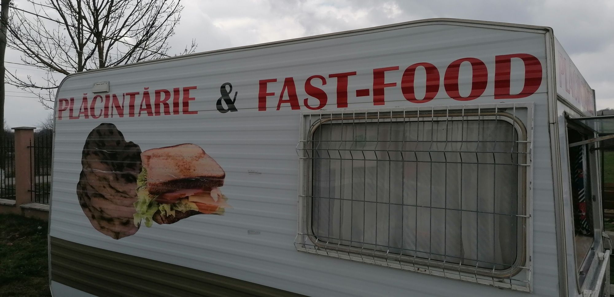 Plăcintărie. Fastfood