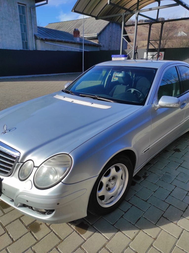 Mercedes-Benz E CLASS 2.2