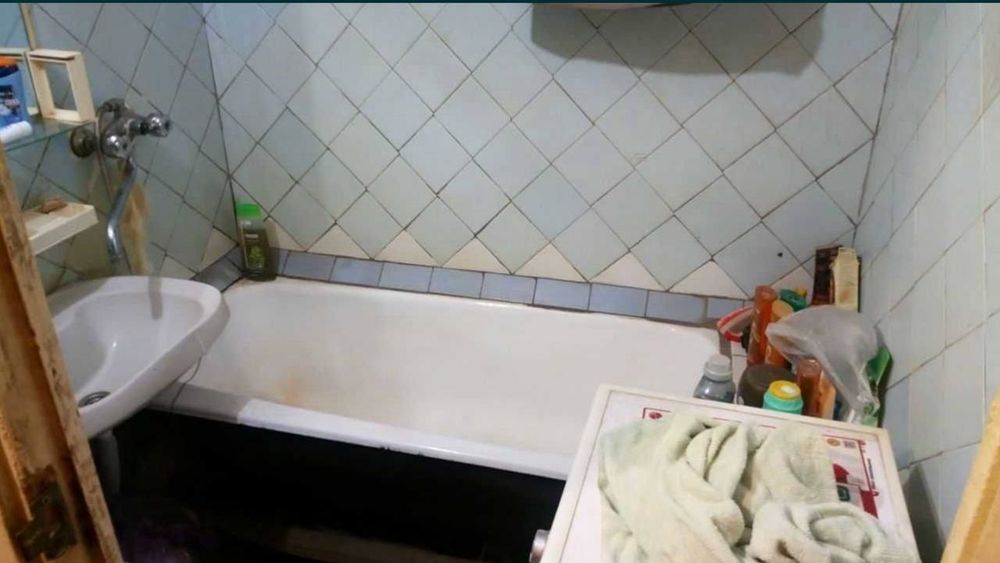 Срочно Продаётся Башлык 2/2/9 без ремонта без мебелья !