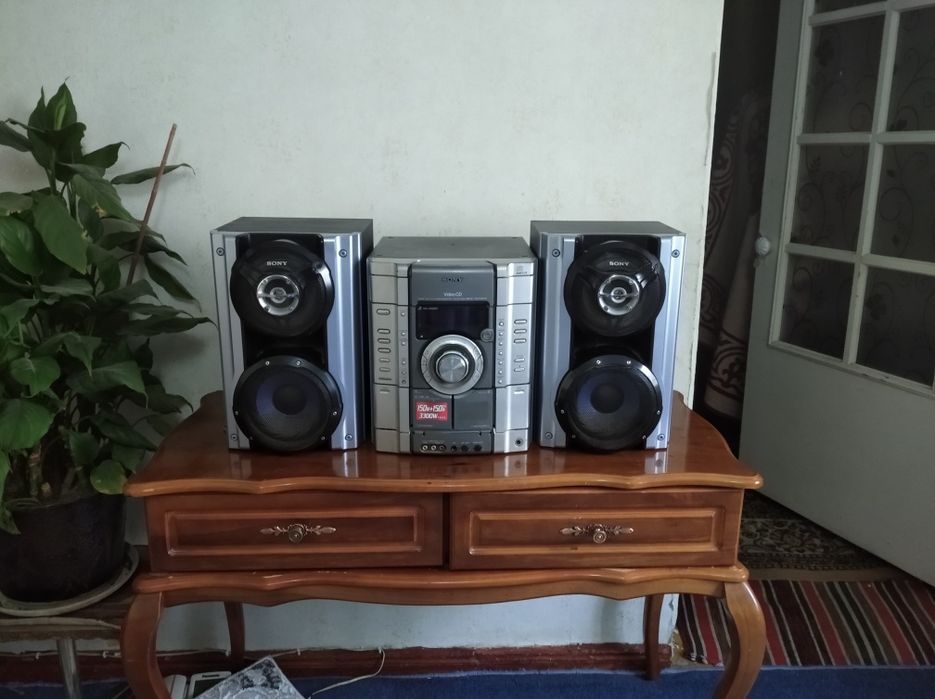 Продам музыкальный центр SONY