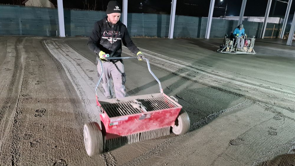 Turnare sapa beton cu Cuart Beton Elicopterizat, Pardoseli Industriale