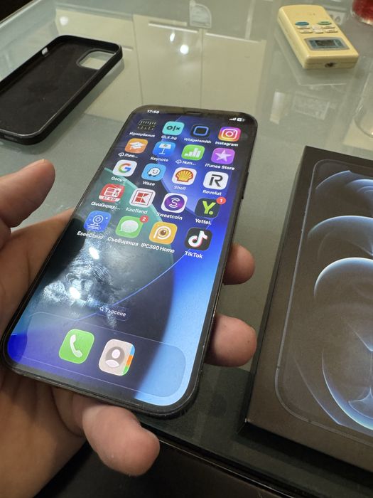 iPhone 12 Pro Max – 128 GB, син цвят (Pacific Blue).