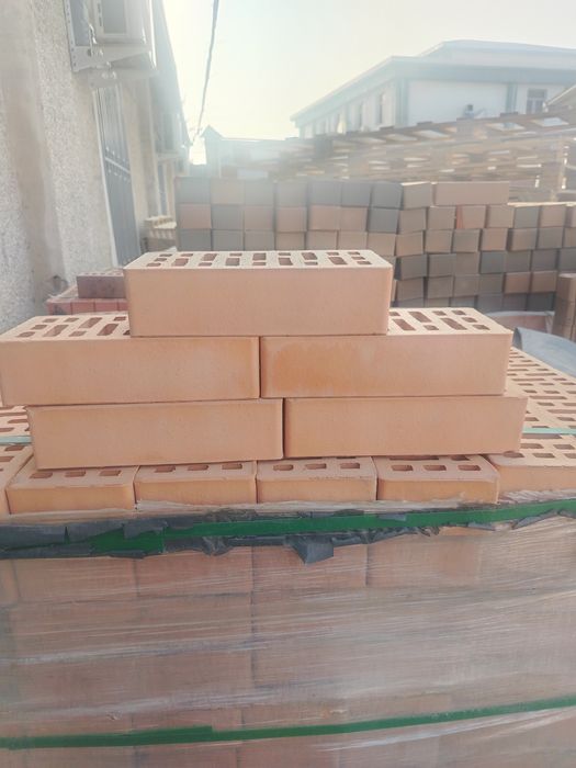 Российский и казахский облицовочный кирпич 7000