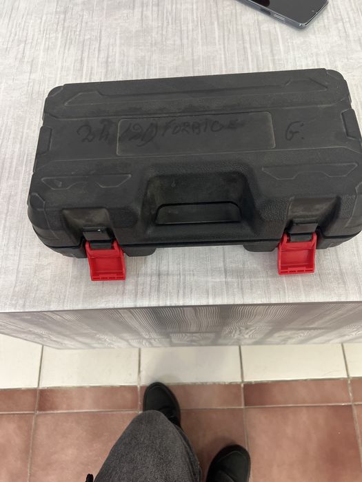 Акумулаторна лозарска ножица