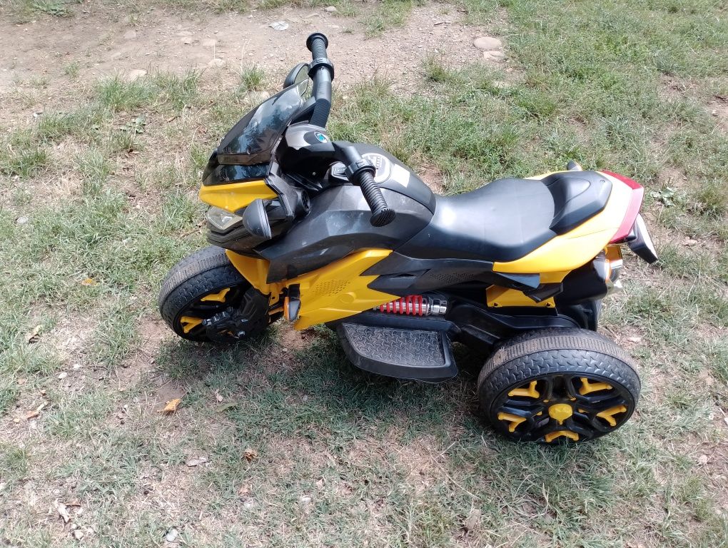 Motoscuter electric pt copii