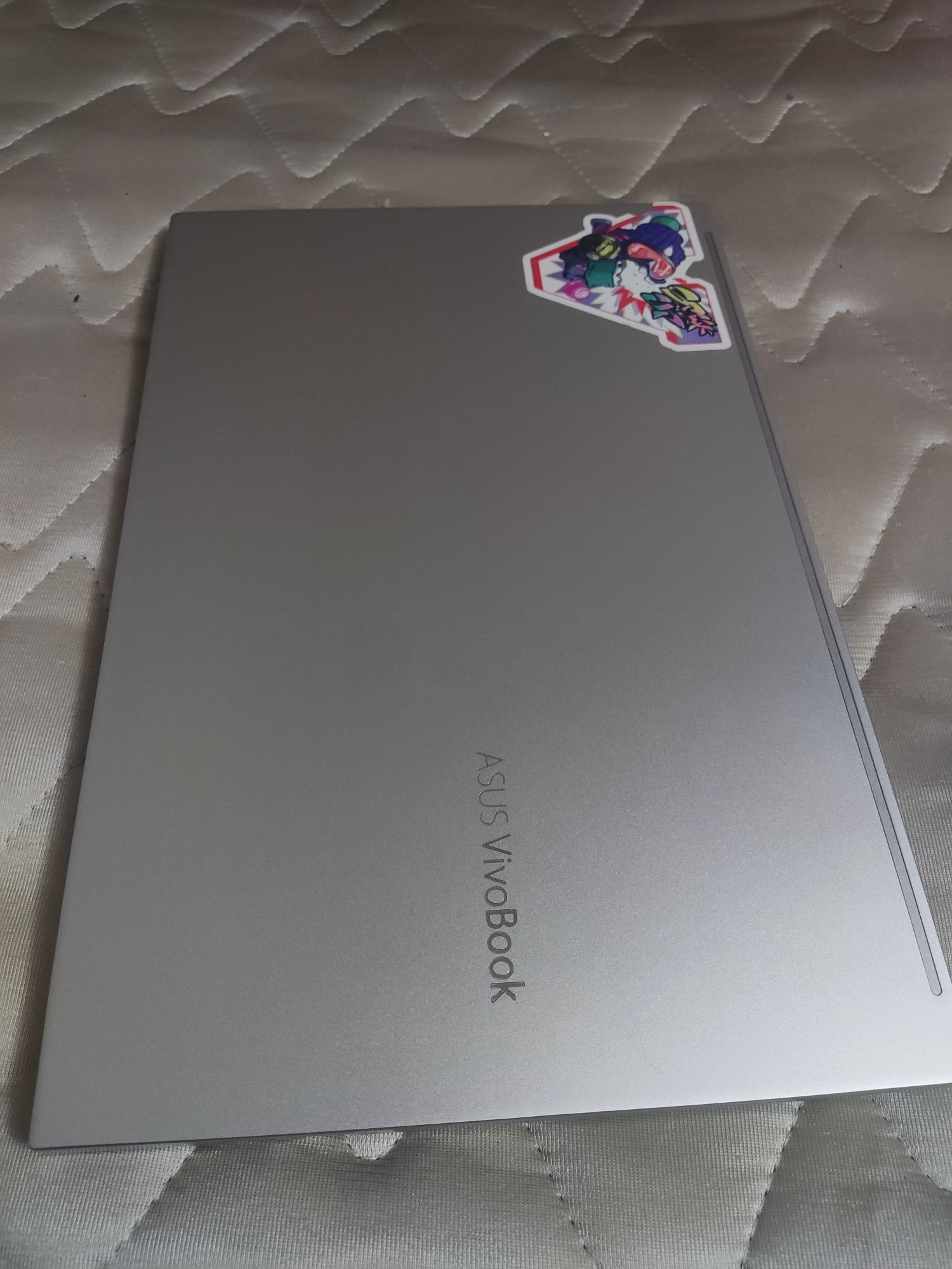 Noutbuk Asus vivobook