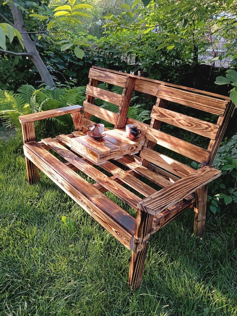 Скамейка деревянная со складным столиком