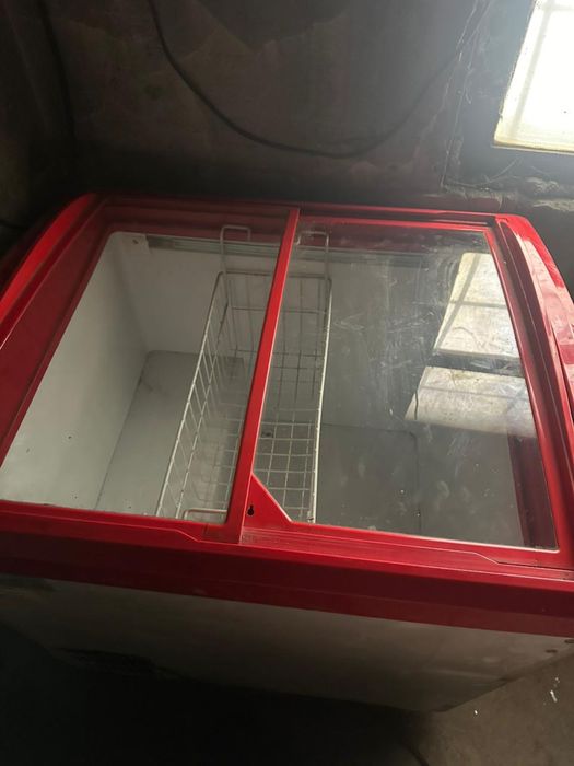 Морозильник продам