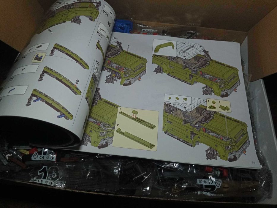 NOU TIP brand L NOU Land Rover Defender 42110 2573 pcs