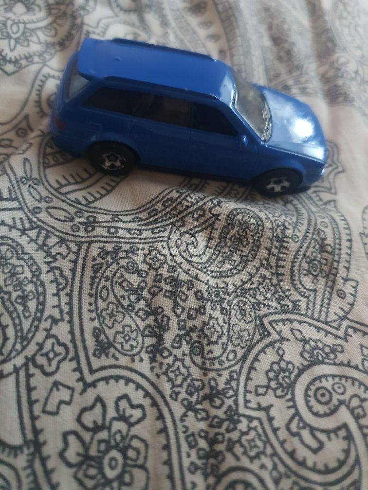 Кола за игра на деца