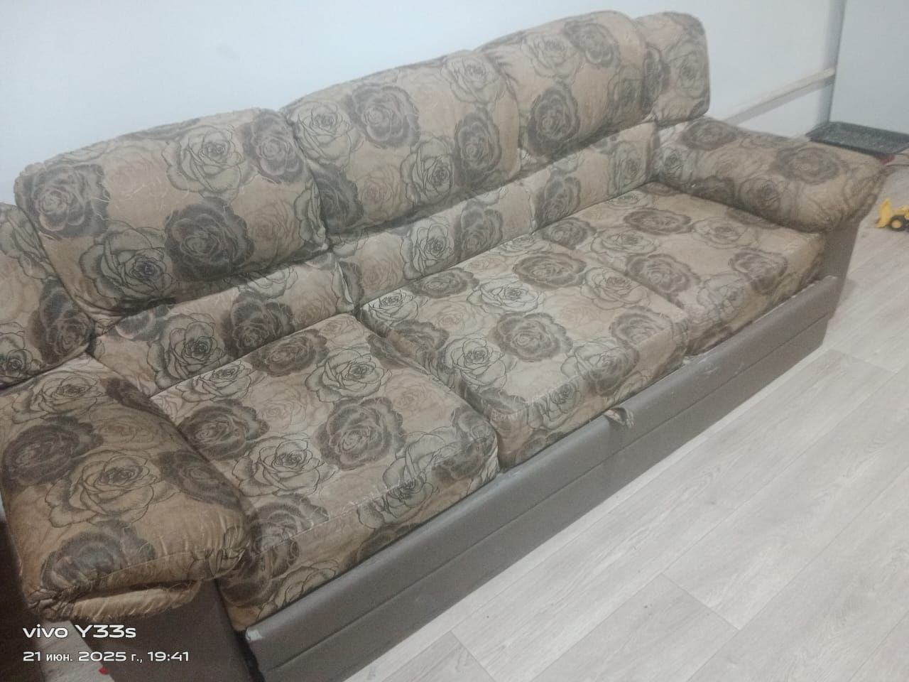 Диван продам б/у