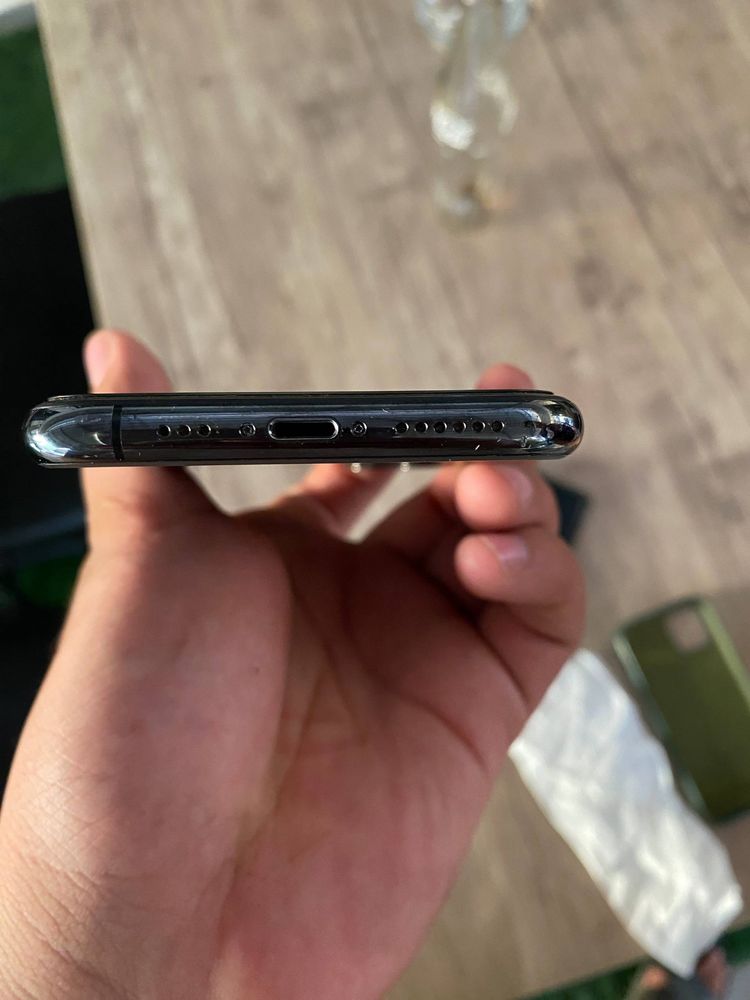 iphone 11 pro.