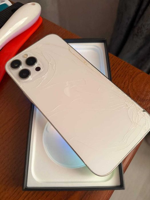 IPhone 12 Pro max продаётся