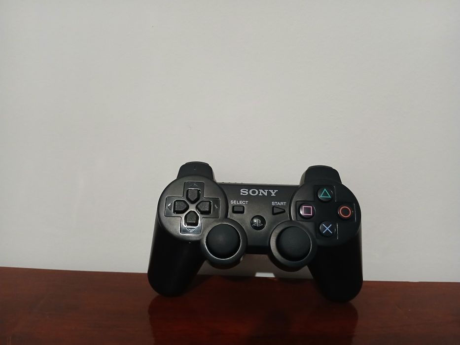 Vând ps3 cu o manetă