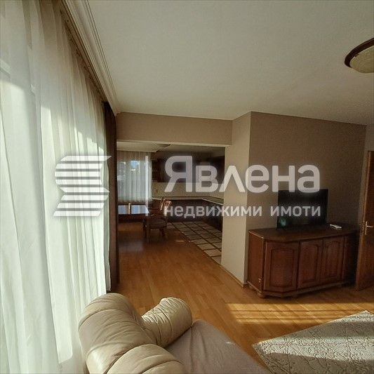 Продава се Тристаен апартамент в Варна, Гръцка махала - 120 кв.м за 2913 €/кв.м - Снимка #1