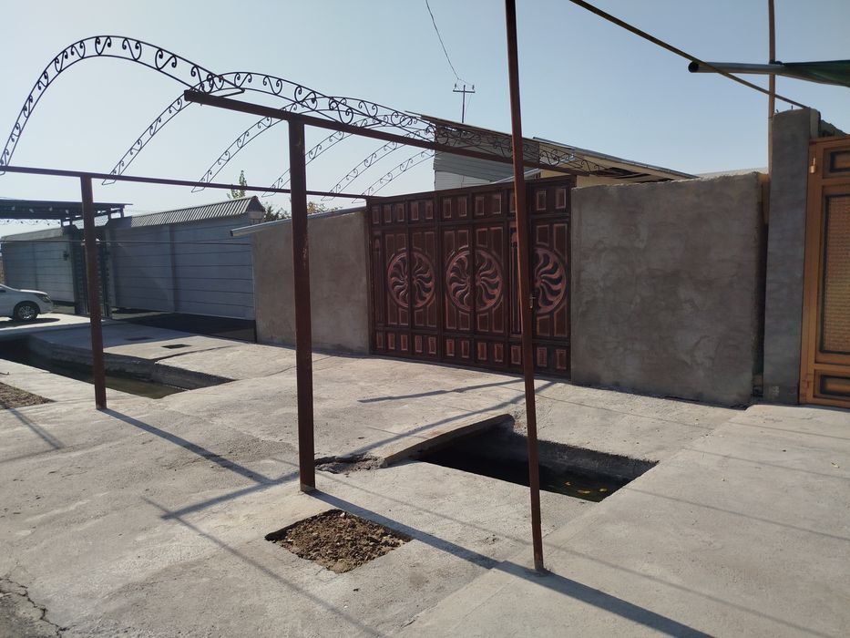 Уй сотилади 3,5сотих 4хона Зангиота Концтовар томон