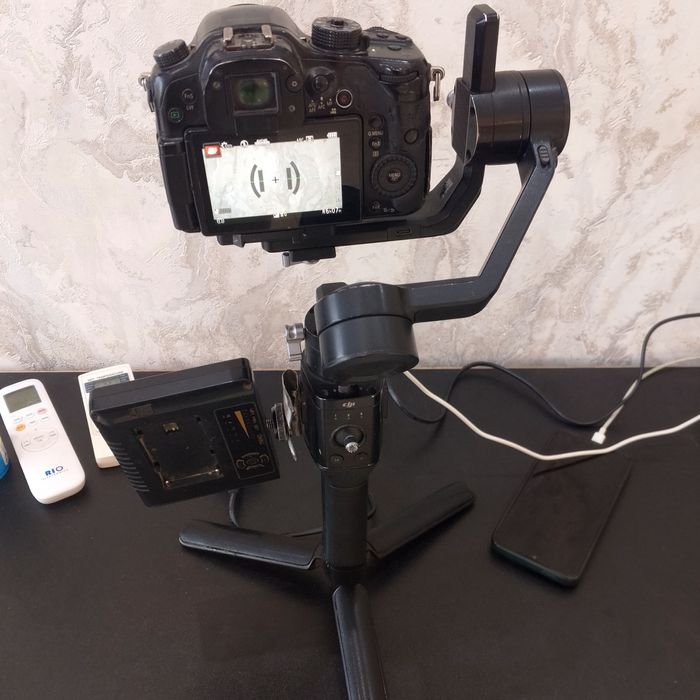 Lumix gh4 12-60 sotiladi