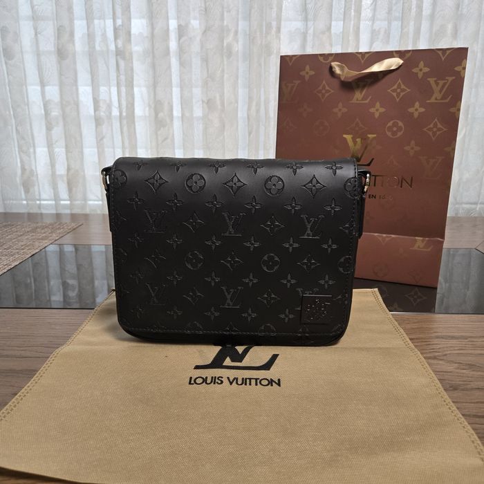 Мъжка чанта през рамо