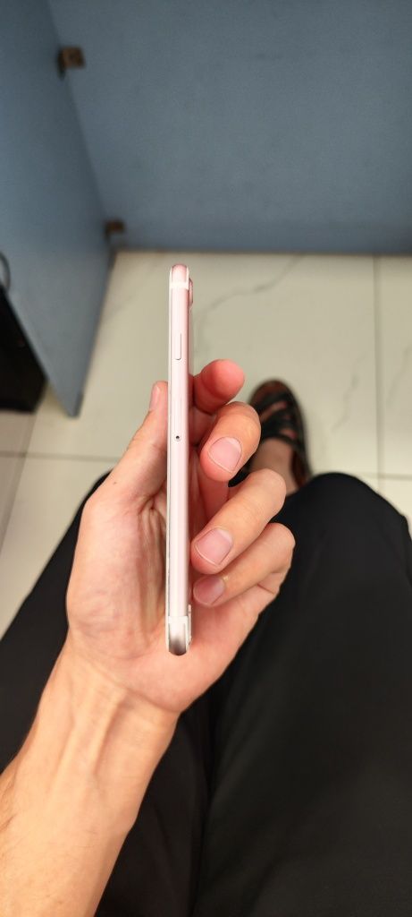 Iphone 7.  Yomkisi 87.    Nok