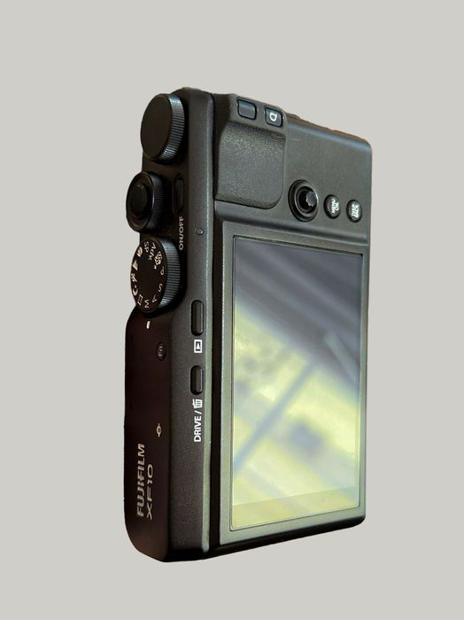 Fujifilm Finepix XF10 Aparat Foto Compact APS-C 24.2 MP Negru