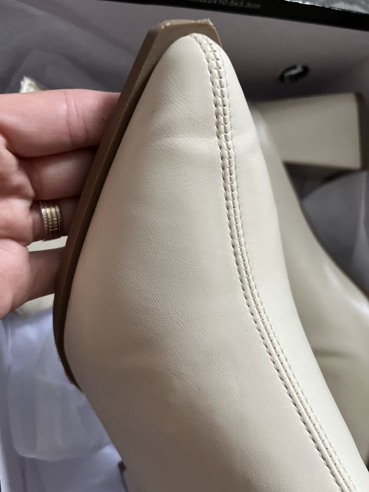 Botine cu toc purtate o data