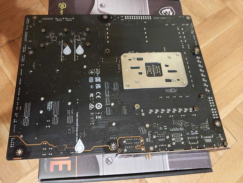 Ryzen 7 7800X3D + MSI X670E Tomahawk Wi-Fi, АМ5