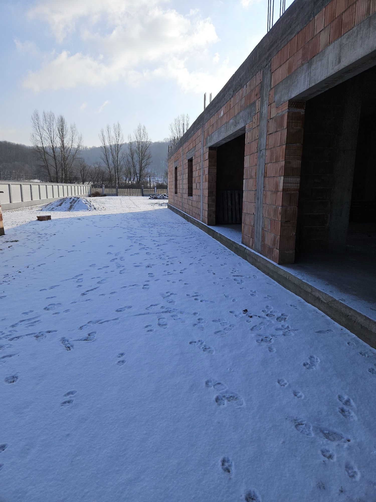 Vănd sau Închiriez teren în suprață 1500 metri pătrați