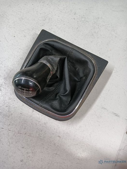 Nuca schimbator + piele VOLKSWAGEN GOLF V 1K1 2003 - 2009
